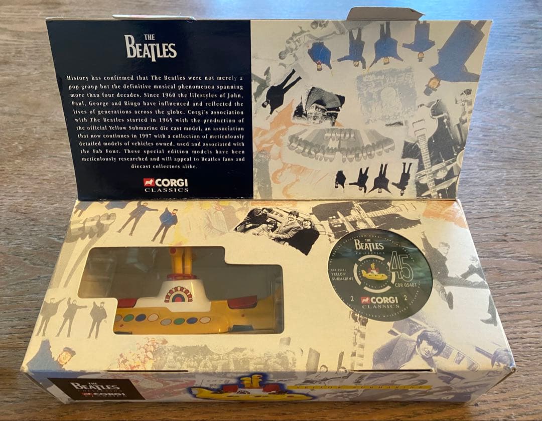 コーギー ミニカー The Beatles イエローサブマリン フィギュア付