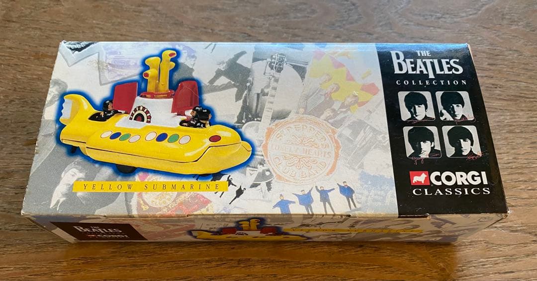 コーギー ミニカー The Beatles イエローサブマリン フィギュア付