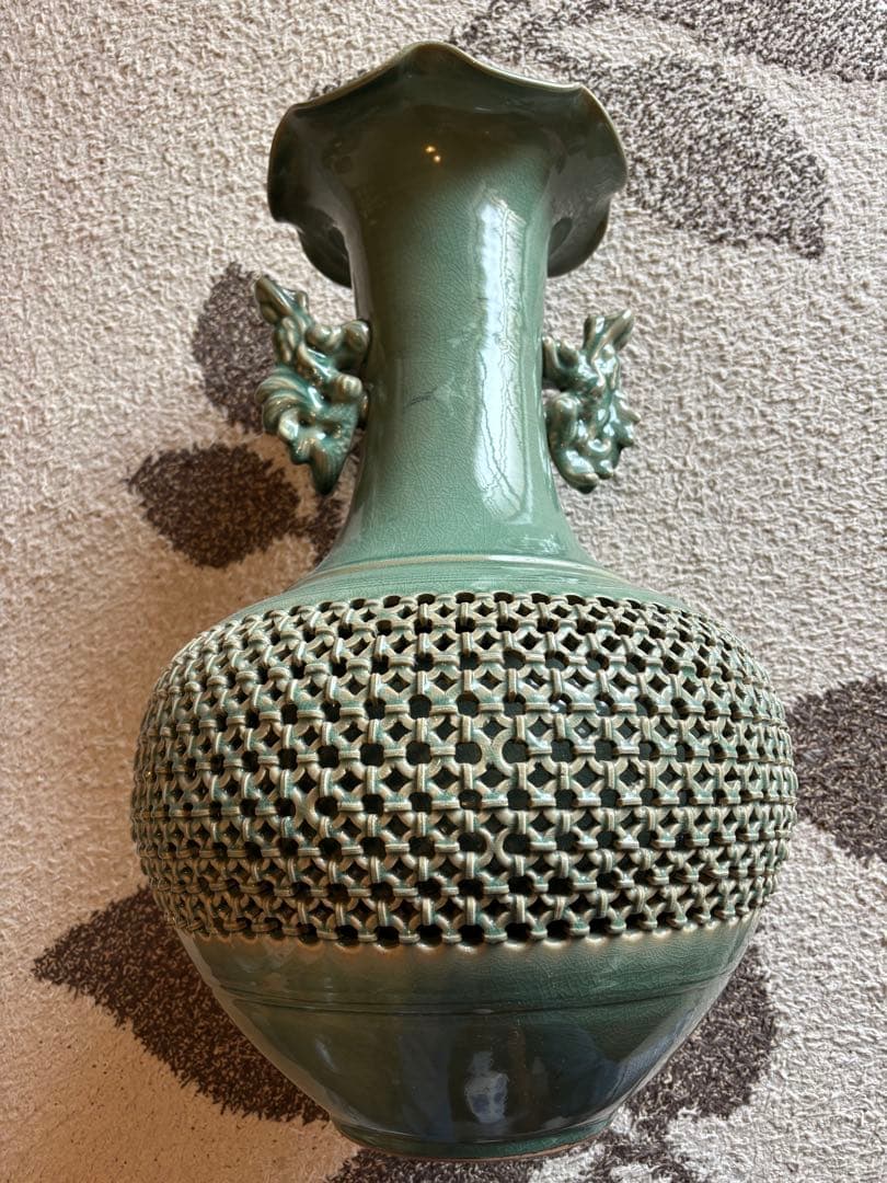 高麗青磁　花瓶　置き飾りアンティーク