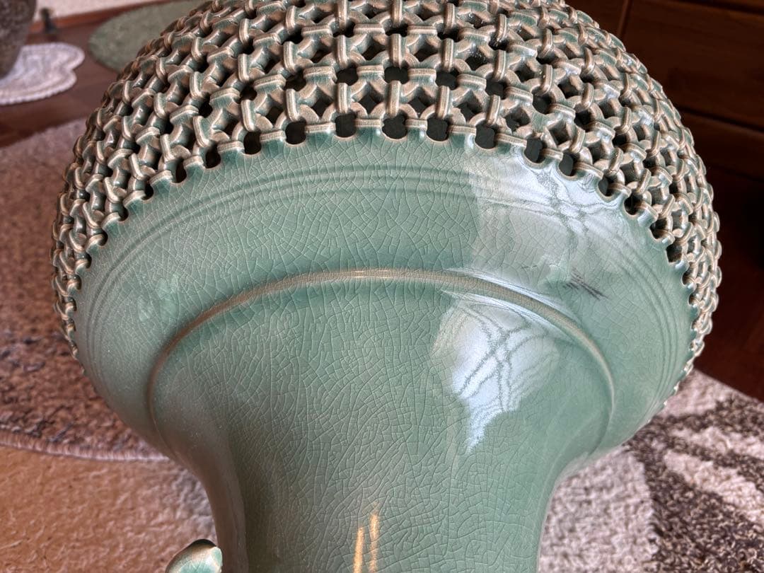 高麗青磁　花瓶　置き飾りアンティーク