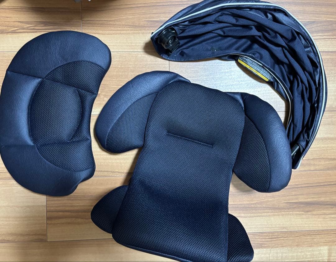 送料無料！ Combi クルムーヴ チャイルドシート ISOFIX ネイビー