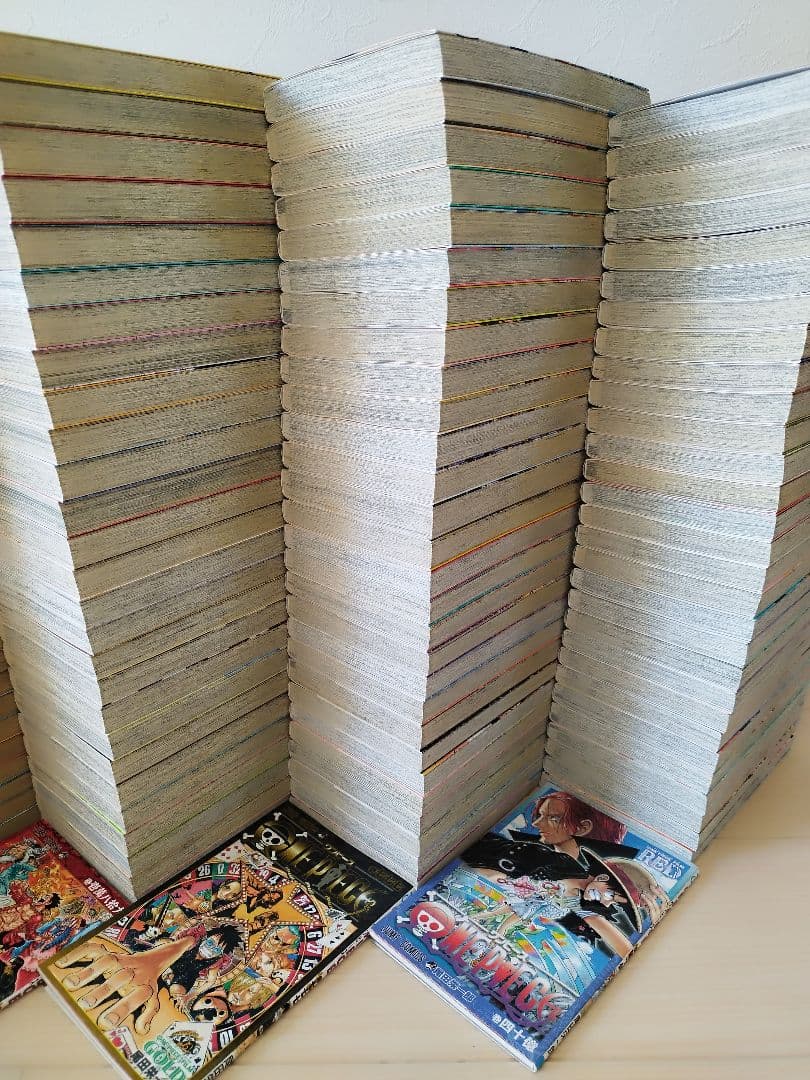 24時間以内発送します！ ワンピース　 1〜113巻　全巻セット +映画特典3冊