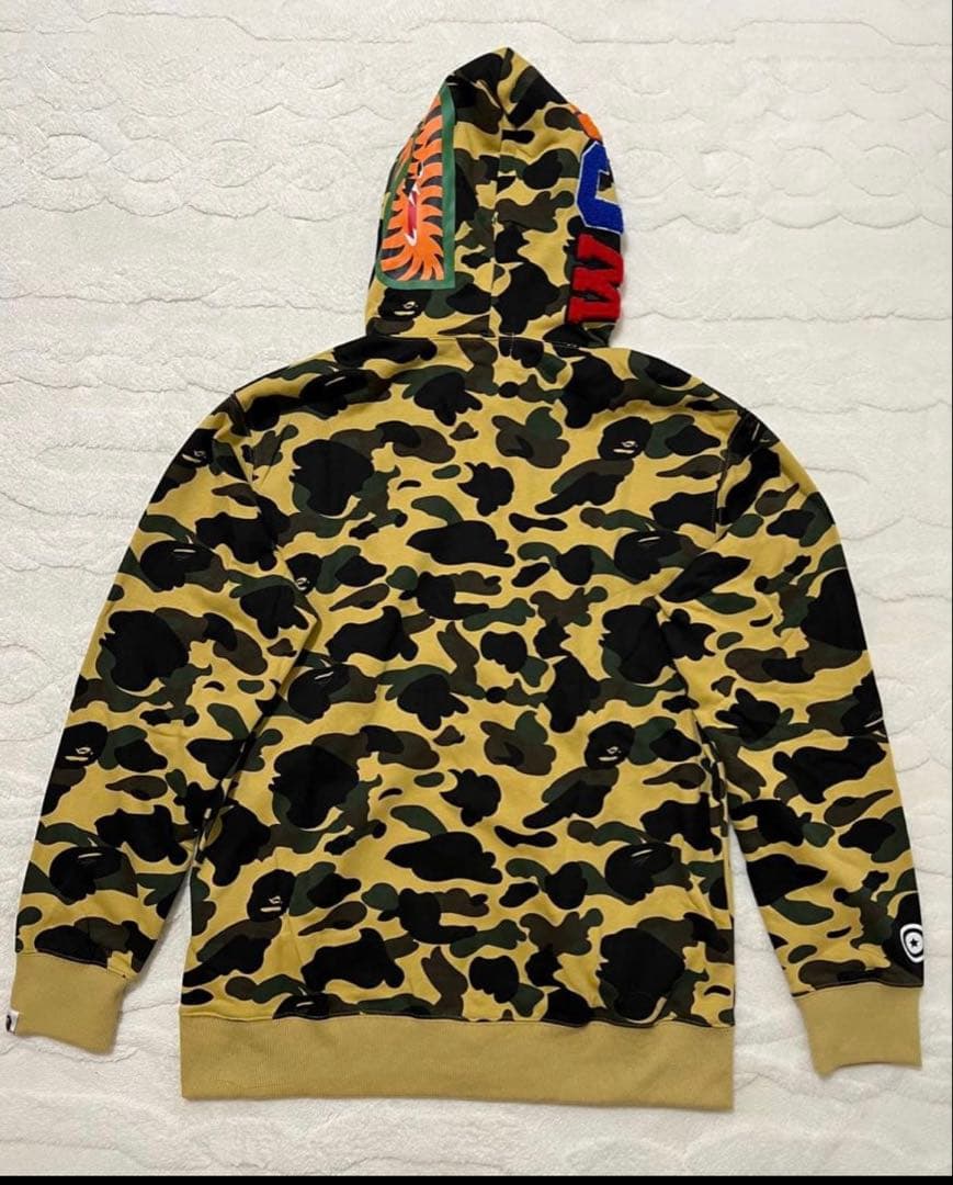 A BATHING APE カモフラージュパーカー　シャーク