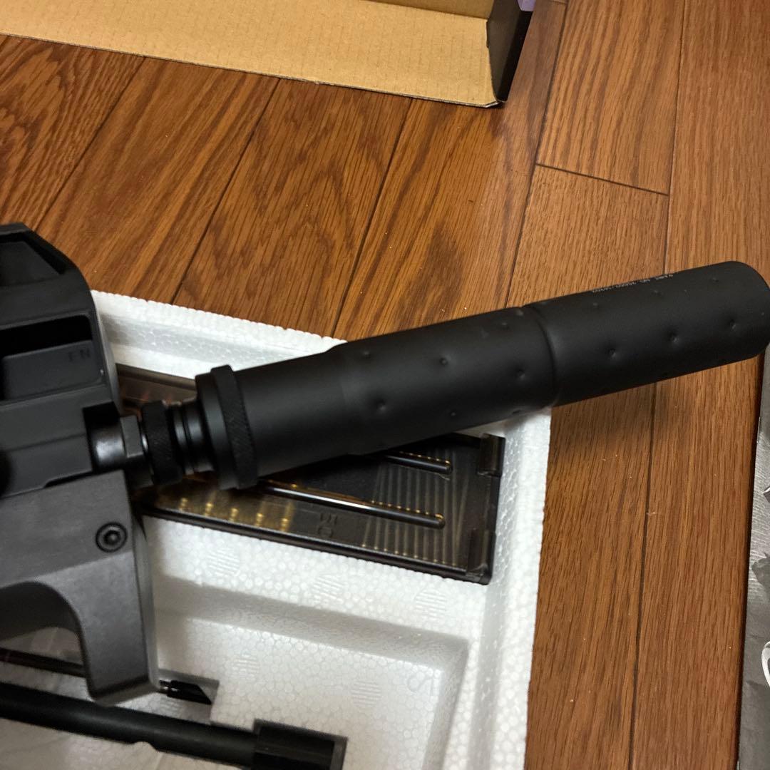 東京マルイ P-90TR 電動ガン サイレンサー付き