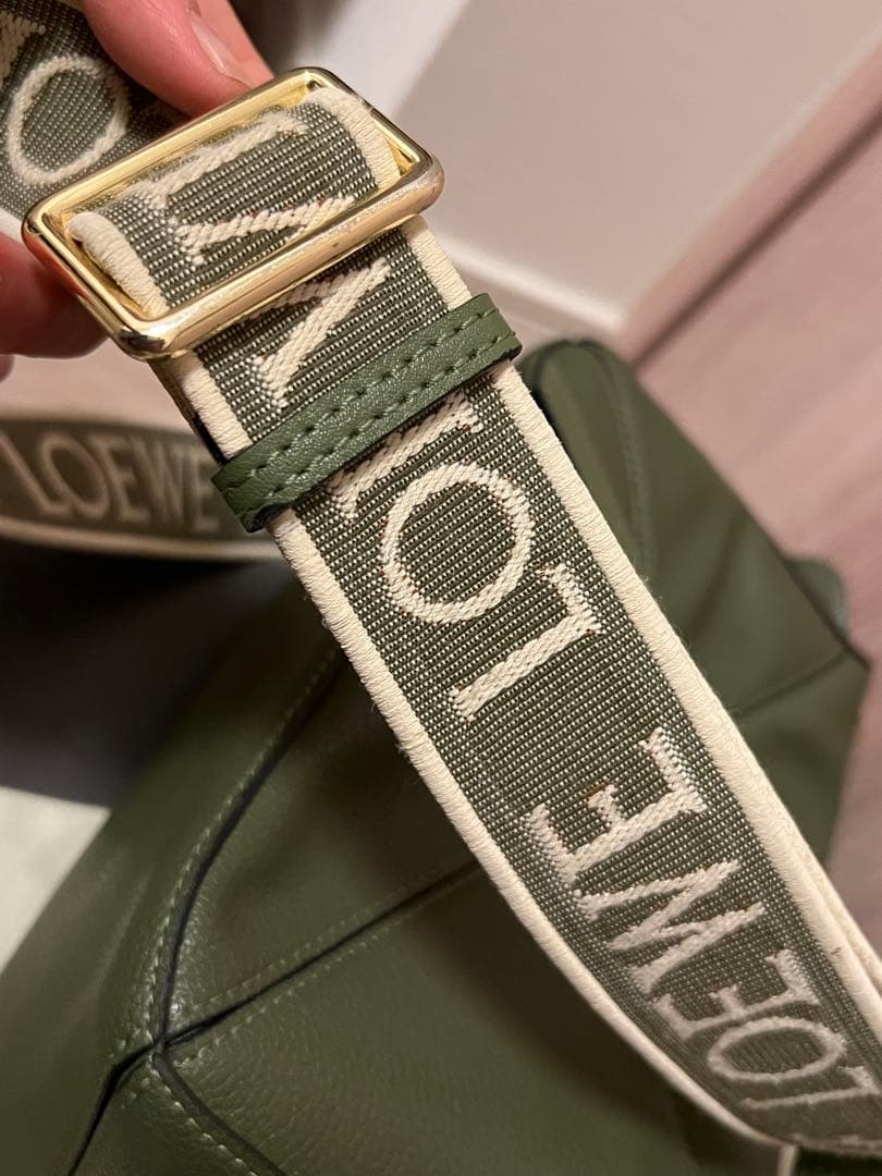 LOEWE アボカド　レザーショルダーバッグ　パズル