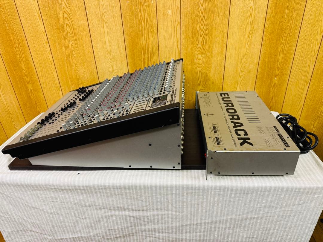 Behringer EURORACK MX3242X ミキサー ユーロラック
