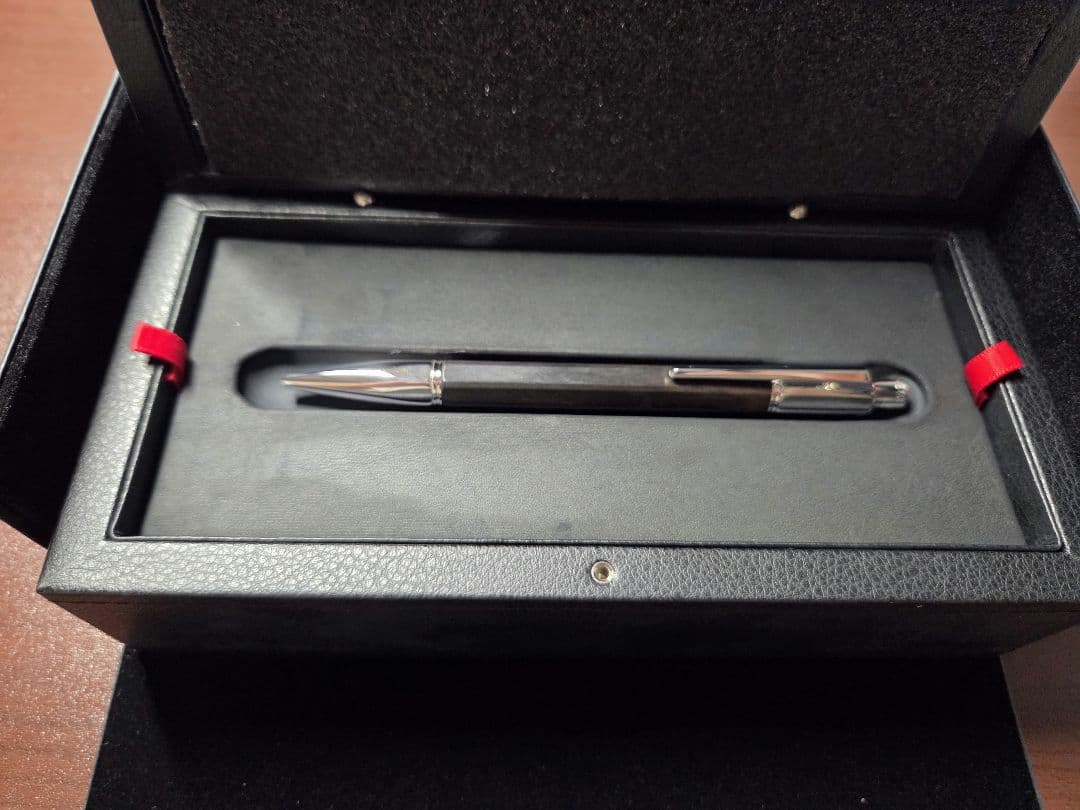 バリアス　エボニー　シルバー バリアス エボニーシルバー ボールペン | Caran d'Ache JP