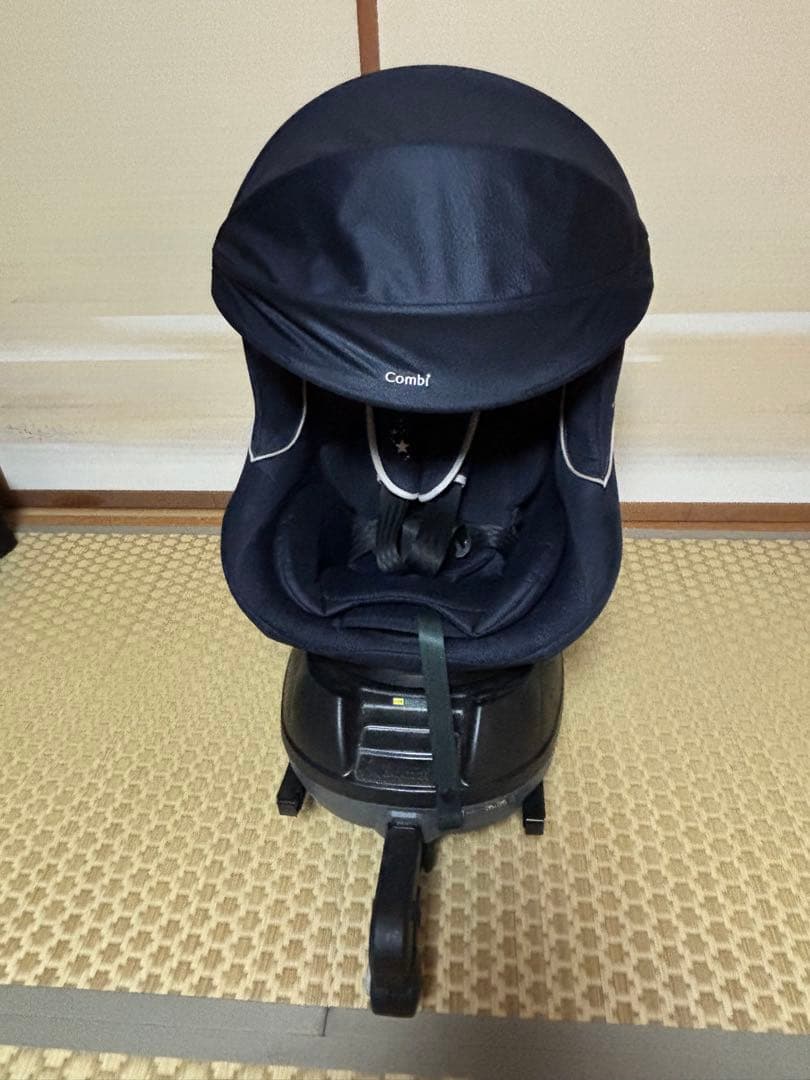 コンビチャイルドシート クルムーヴISOFIX Simplight ネイビー
