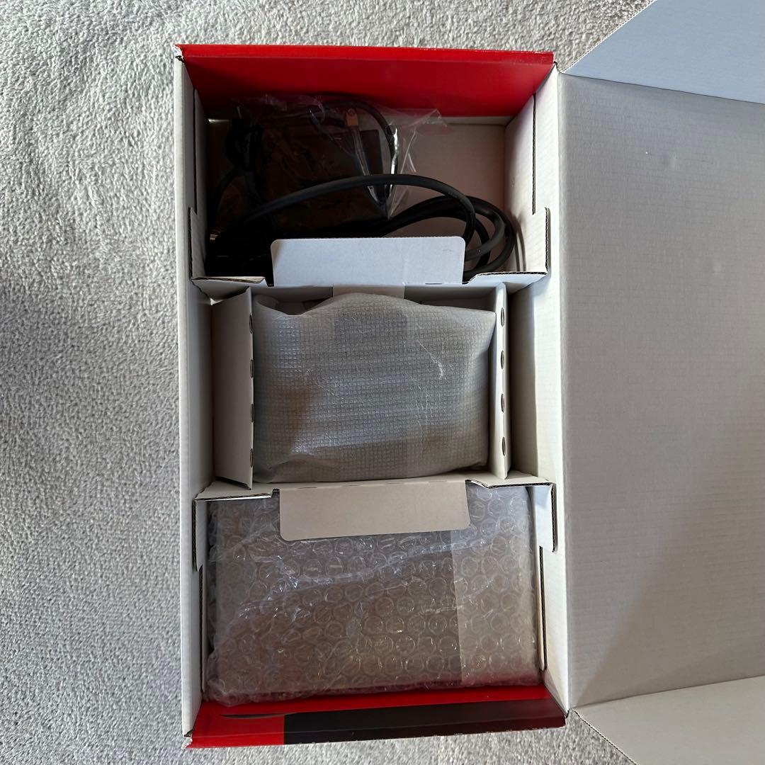 【マリカ8・コントローラー・ケース付】Nintendo Switch 黒