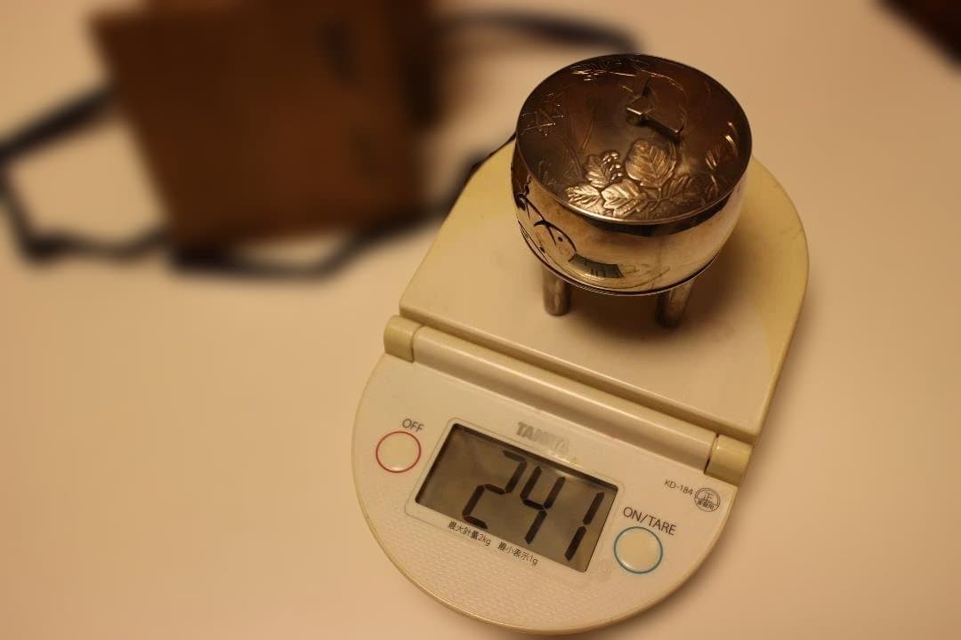 銀製 香炉 花柄 服部製 純銀 丸形透かし香炉 241g 香道具銀瓶