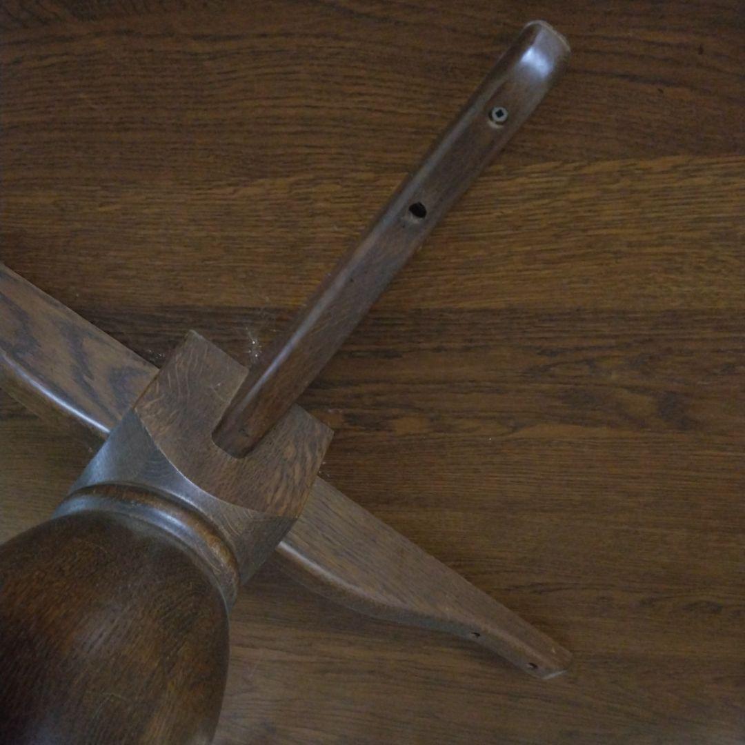 木製丸テーブル