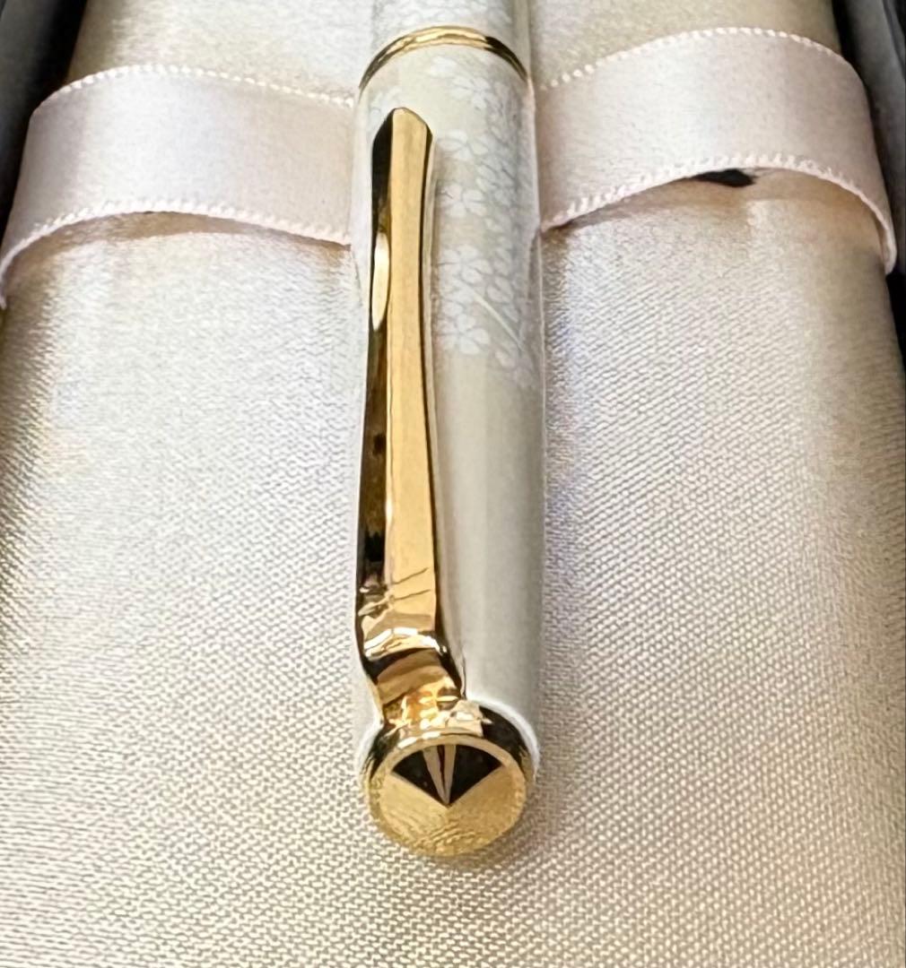 《未使用 》パイロット レディホワイト 桜 油性ボールペン