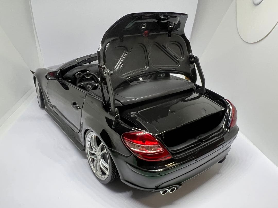 絶版1/18メルセデスベンツSLK55 brabus/AMG (ホットワークス)