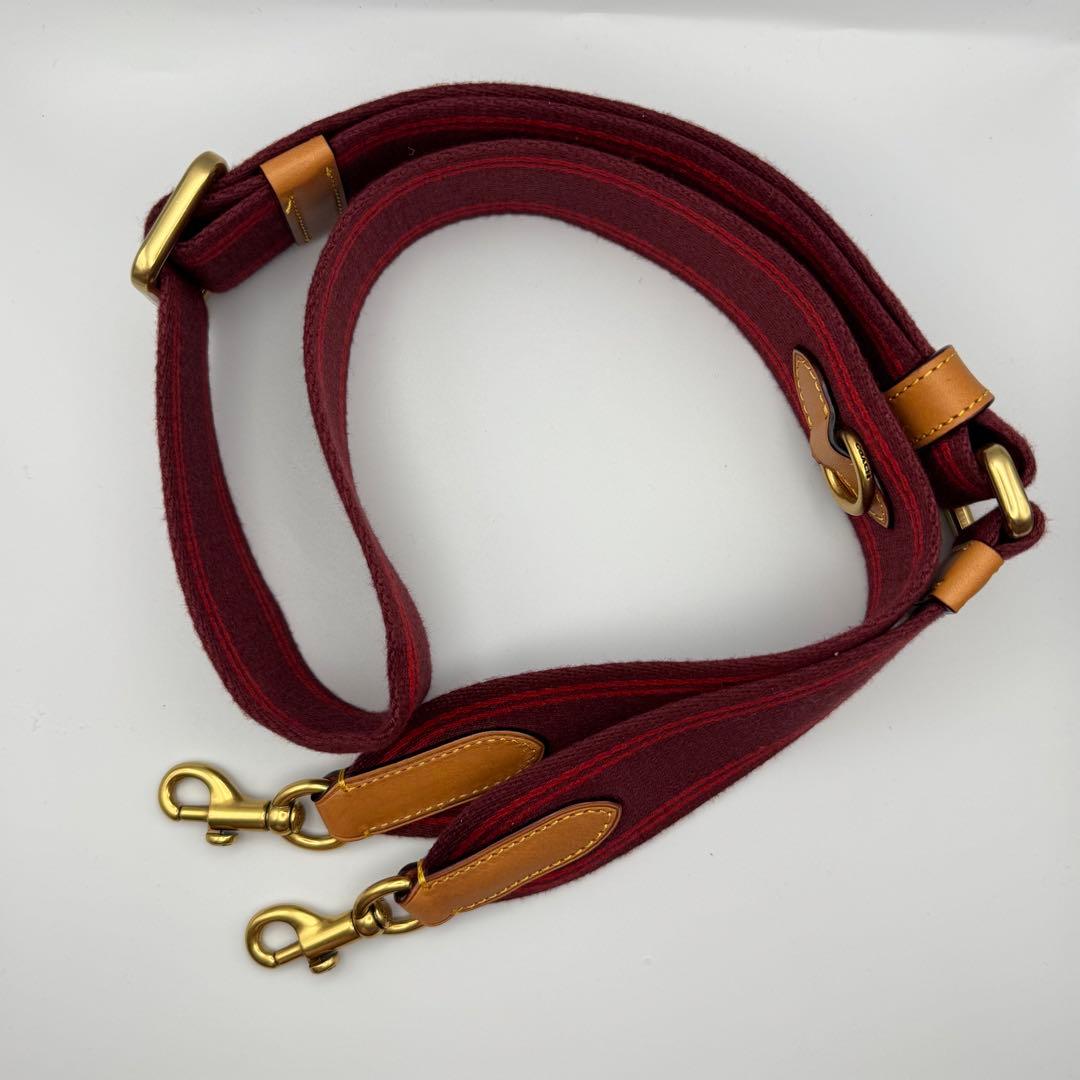 新品タグ付き　保管袋付き　COACH フィールド トート 22 シグネチャー