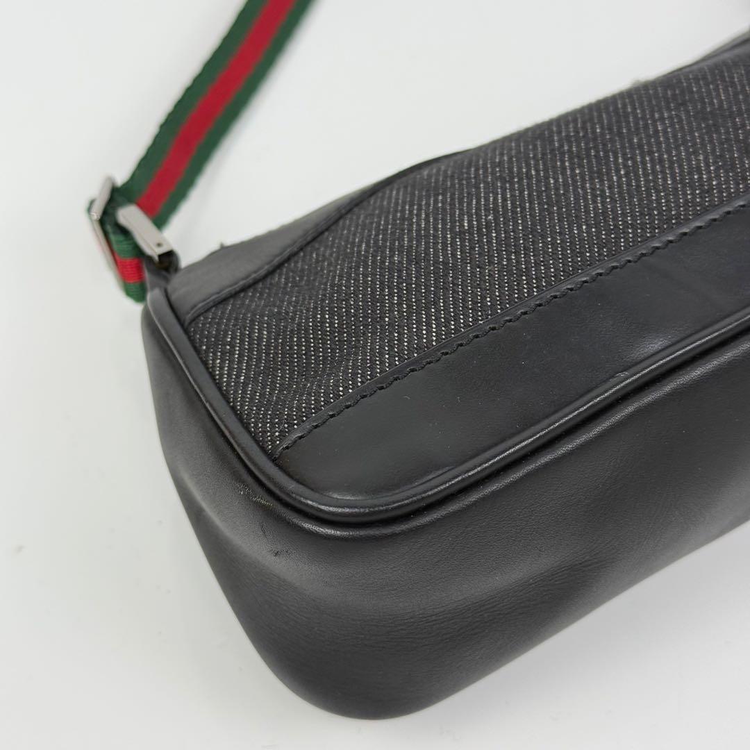 【極美品】グッチ シェリーライン アクセサリーポーチ レザー ロゴプレート 黒