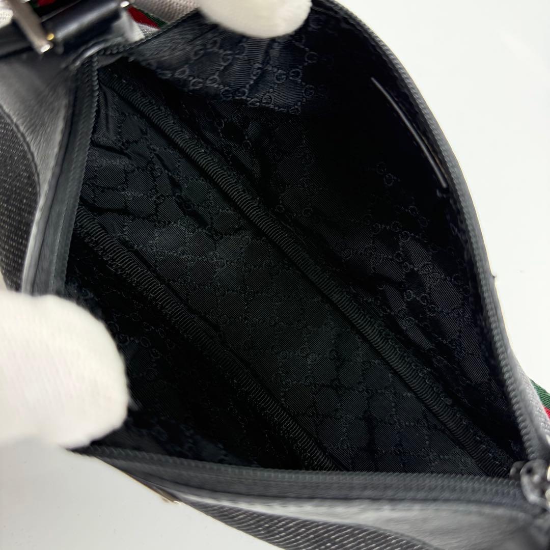 【極美品】グッチ シェリーライン アクセサリーポーチ レザー ロゴプレート 黒