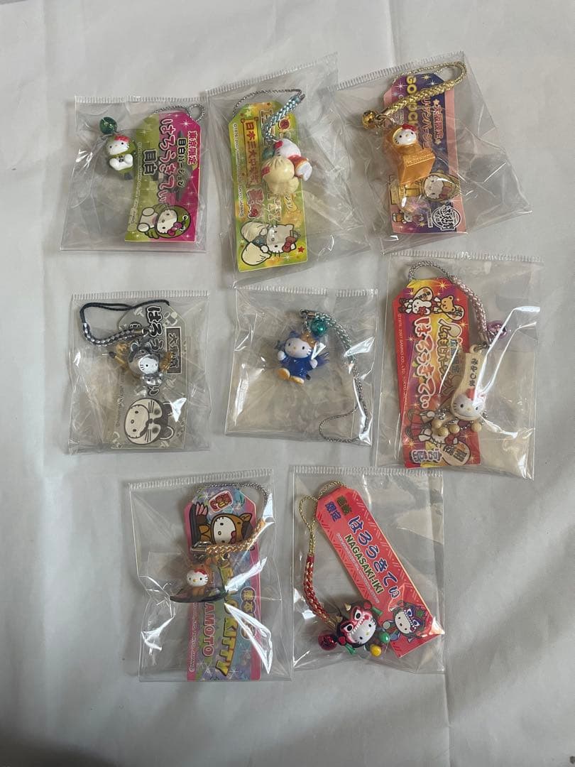 ハローキティ　ご当地キティ　根付け　チャーム　まとめ売り　38個