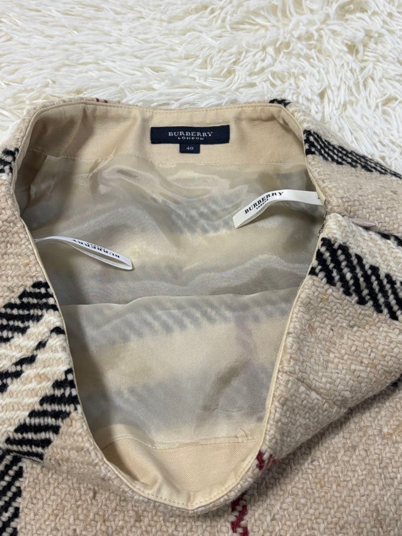 バーバリー ツイード　メガチェック　ミモレ丈　台形 膝下 ベージュ ウール