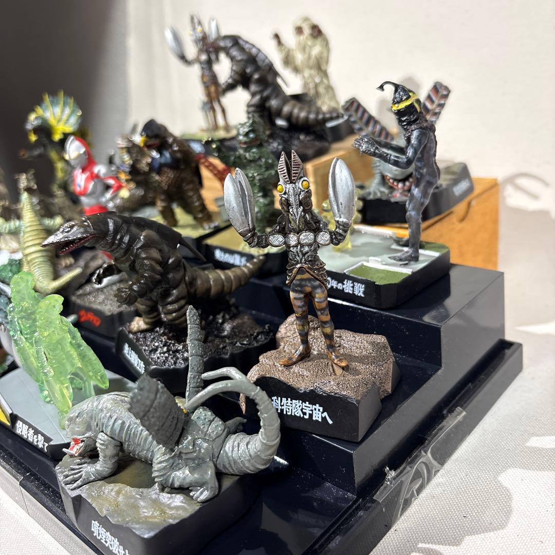 ウルトラ怪獣名鑑　バンダイ食玩15種18個