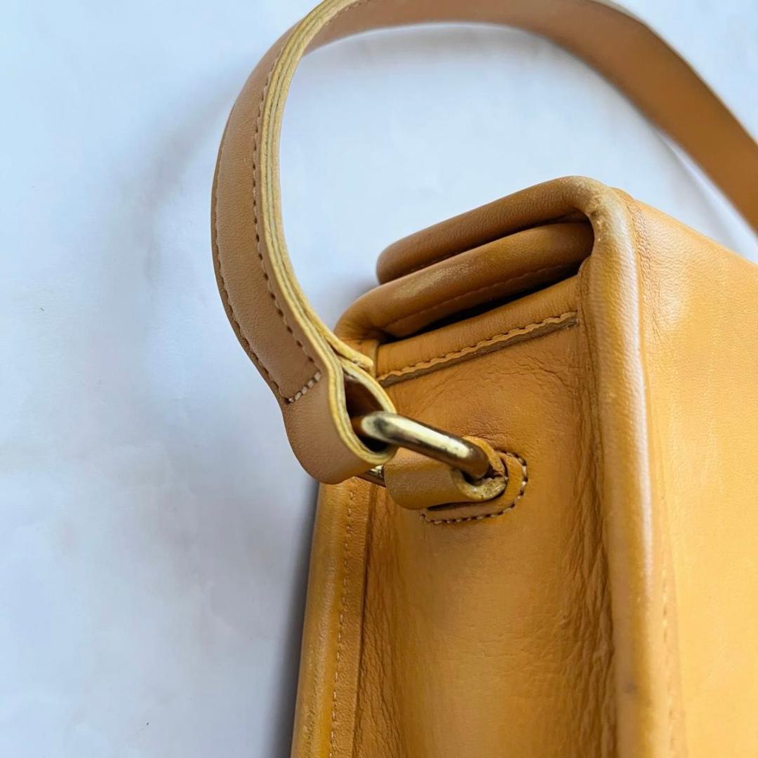 バッグ COACH vintage archive handbag turn-lock