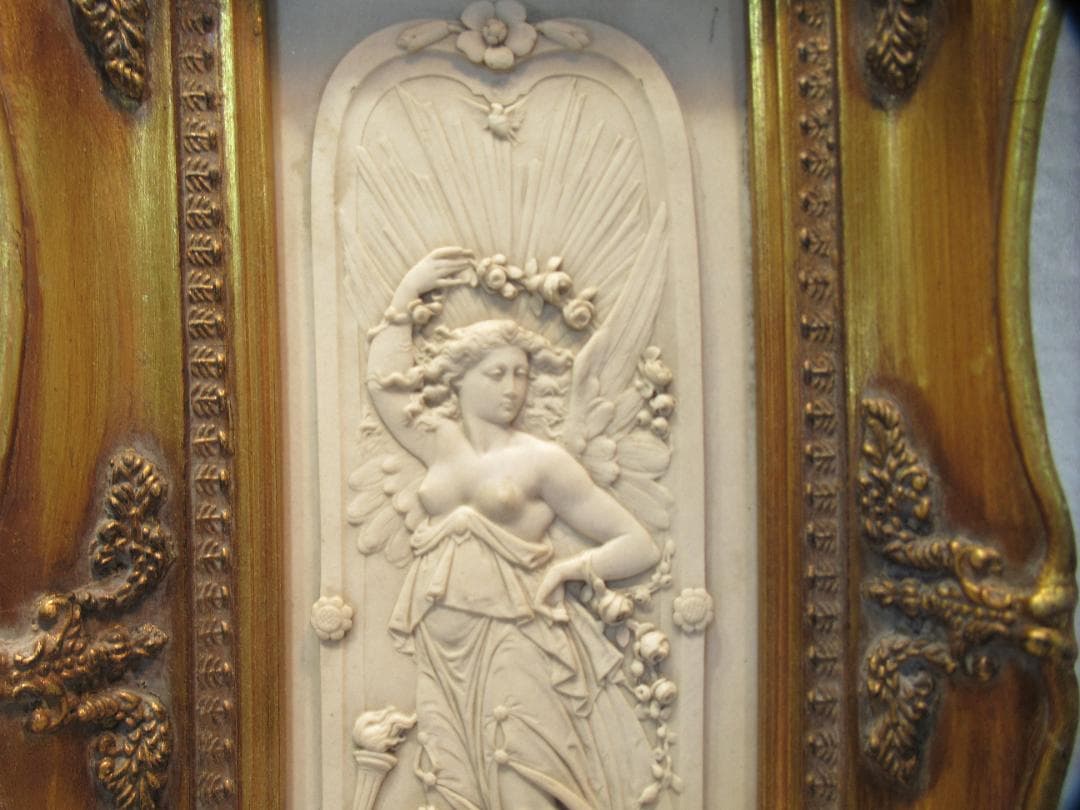 アラバスタの壁掛けヴィーナスと天使19世紀刻印あり裏にもマークあり
