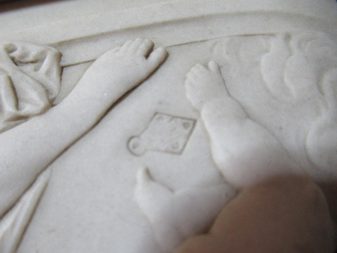 アラバスタの壁掛けヴィーナスと天使19世紀刻印あり裏にもマークあり