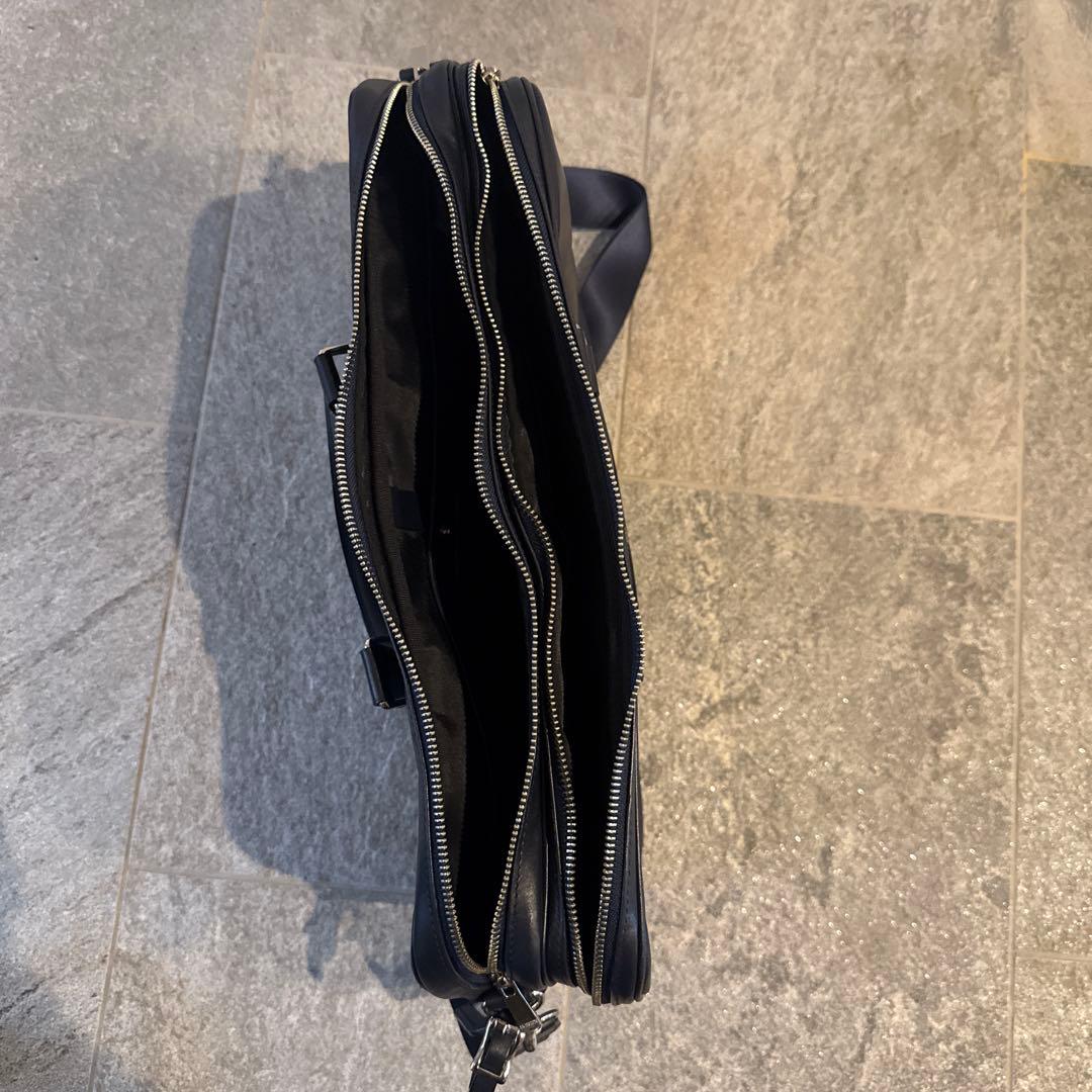 黒レザー ビジネスバッグ 3ポケット