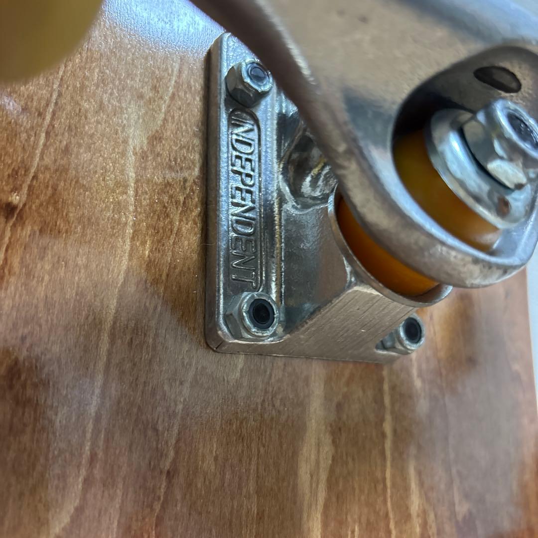 INDEPENDENTのトラックのスケートボード コンプリート　ケース付き