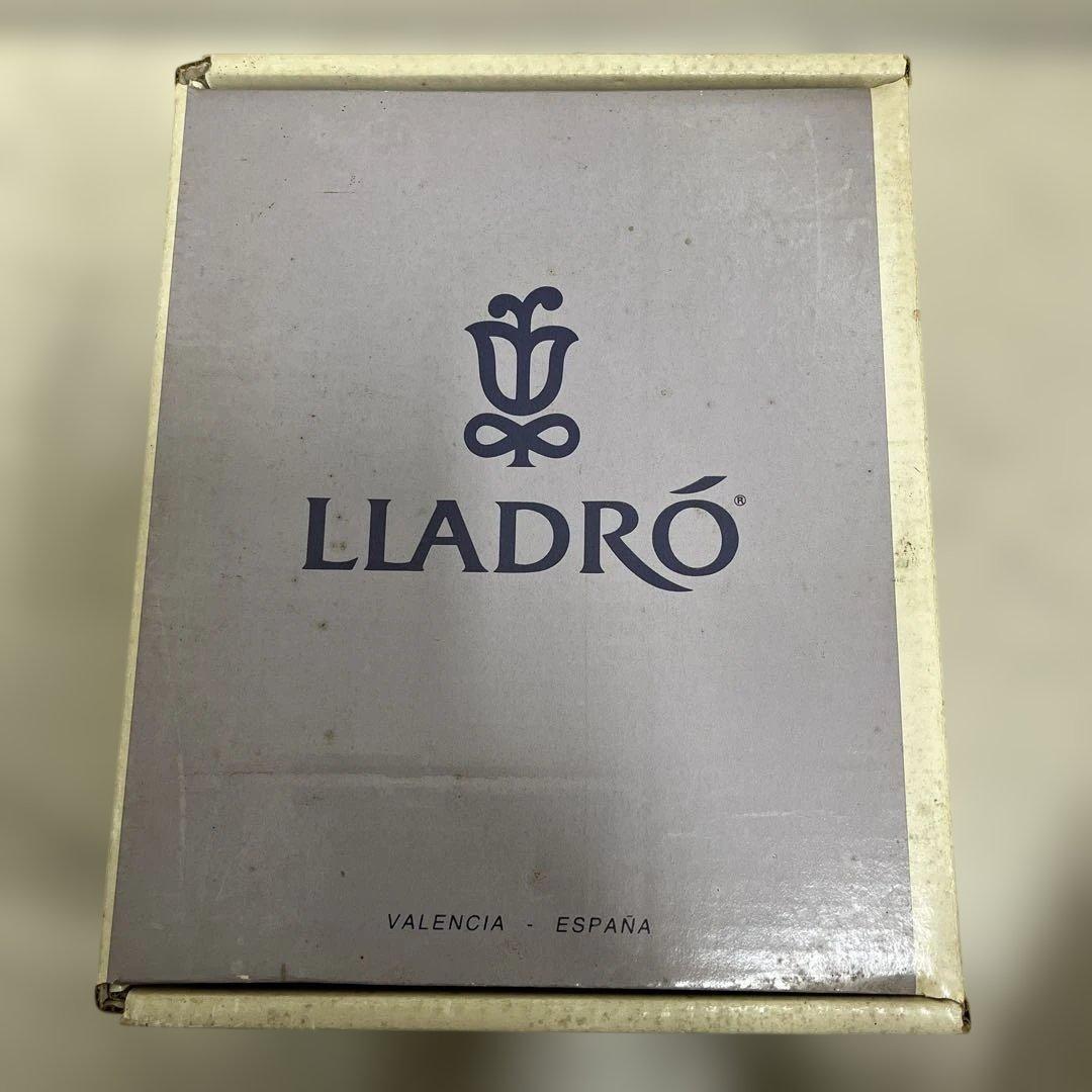 リヤドロ　No.05050 踊る少女