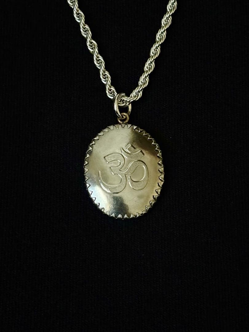 藤井風さん　女神ラクシュミー〈ピンク〉オームペンダント⭐︎おまけつき