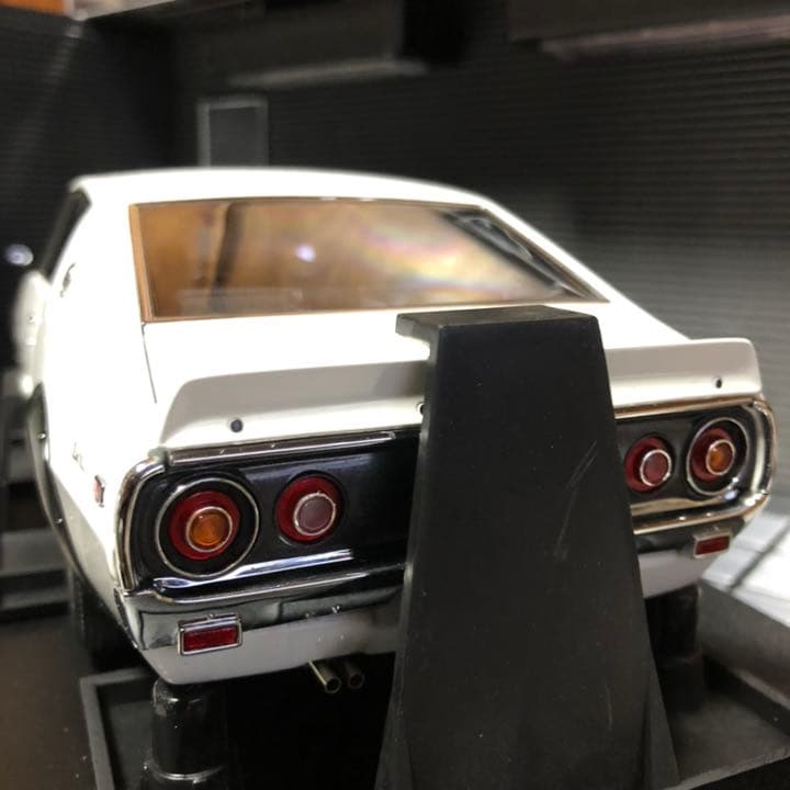 新品未展示品　京商1/18 日産スカイライン2000GT-Rストリートバージョン