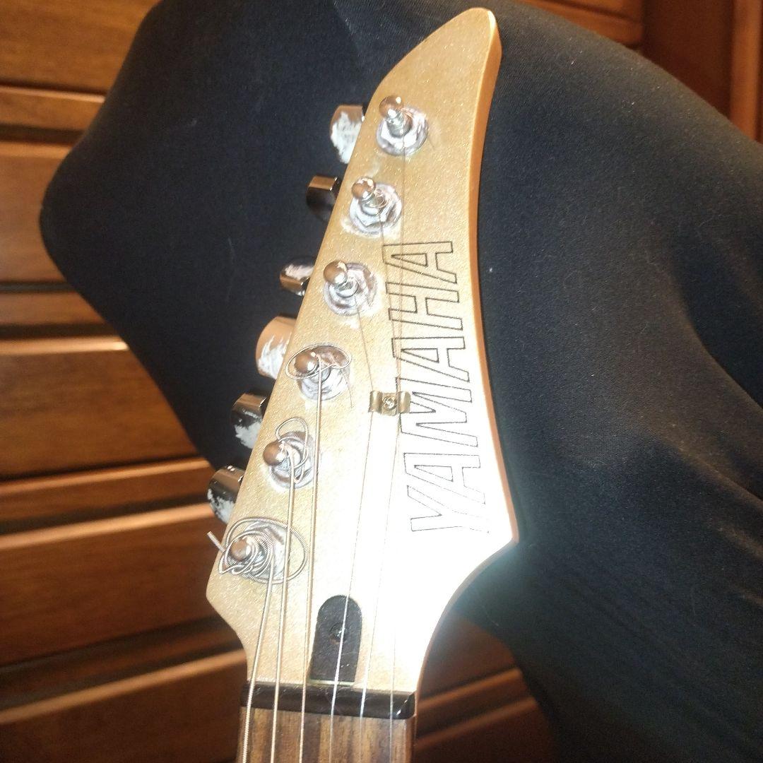 Yamaha エレキギター シルバー