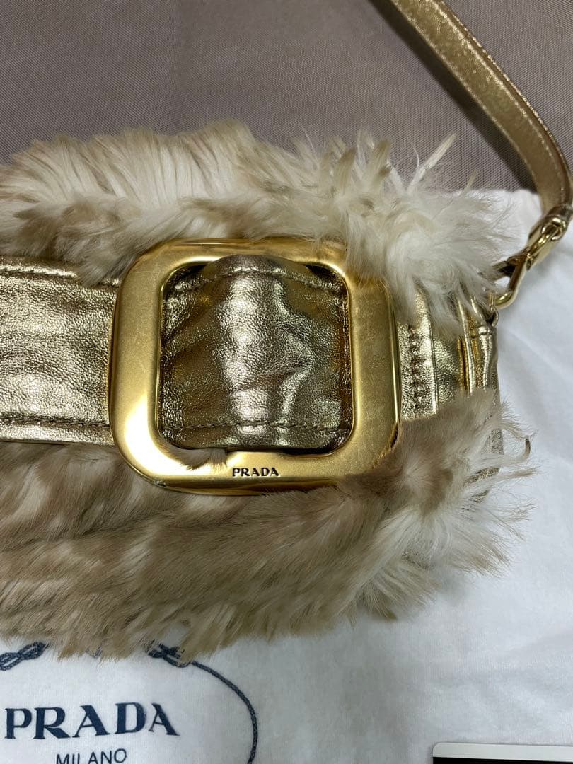 PRADA ゴールド ファー ショルダーバッグ