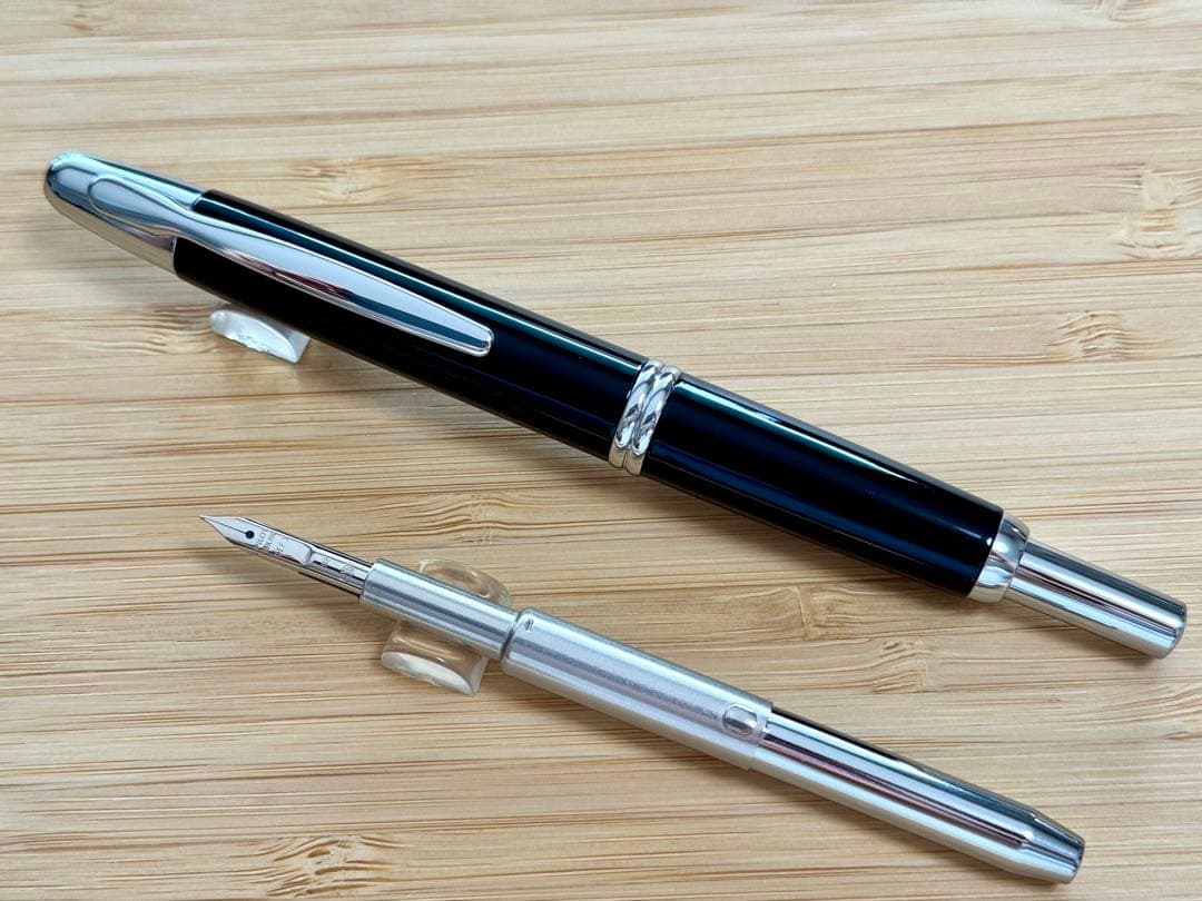 【美品】 PILOT キャップレス 万年筆 18Kペン先 極細 EF 黒軸