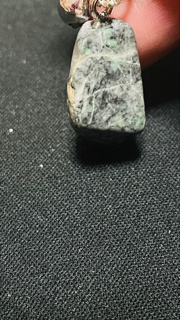 本日ラスト❣️即購入可✨2月22日‼️限定1✨糸魚川翡翠 昇り白蛇と卵❣️