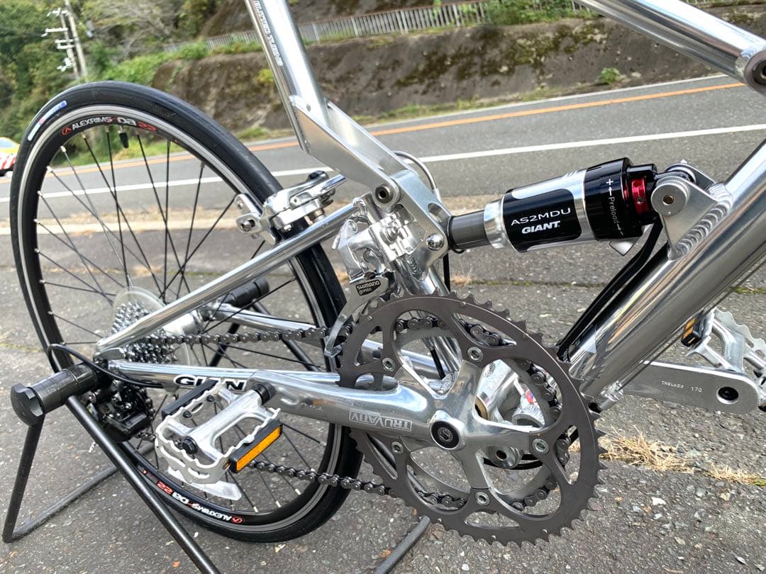 【即乘】送料無料 GIANT ミニベロ MR4F 小径車クロス16速 24インチ