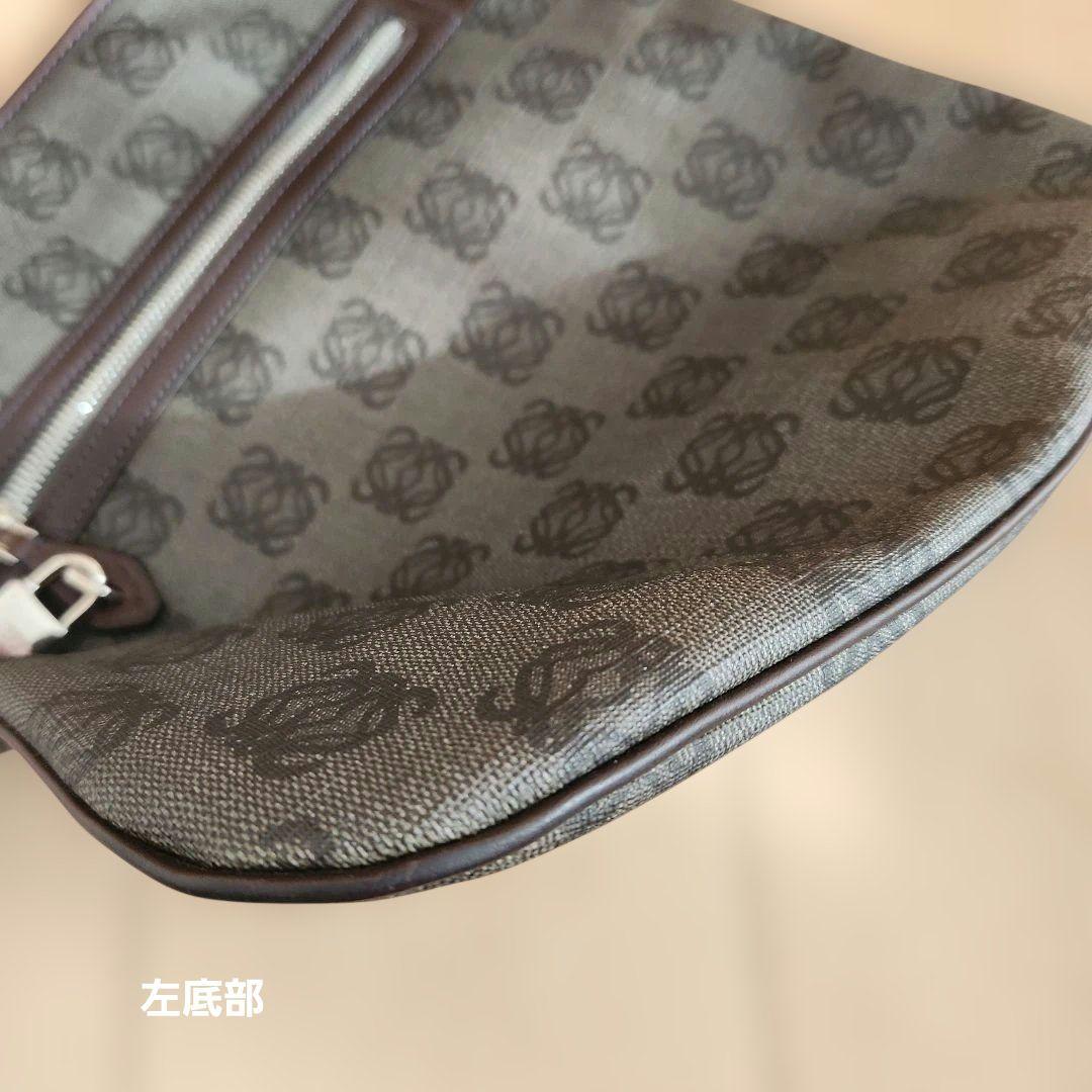 LOEWE　モノグラム柄 ショルダーバッグ　ブラウン