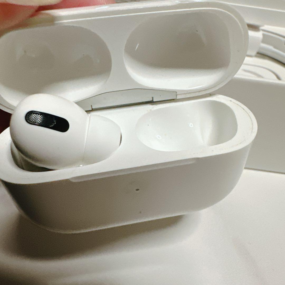 Apple AirPods Pro イヤホン 本体付き左耳のみ右耳無し