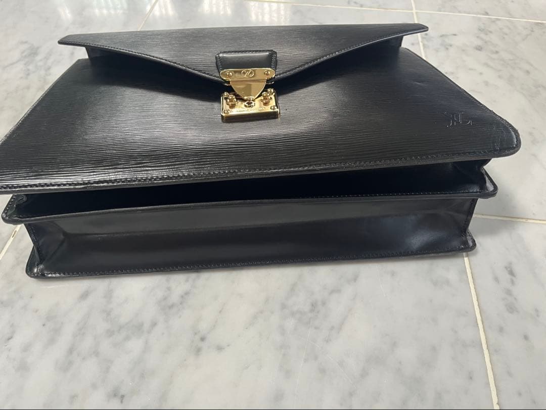 LOUIS VUITTON セルヴィエットコンセイエピビジネスバック