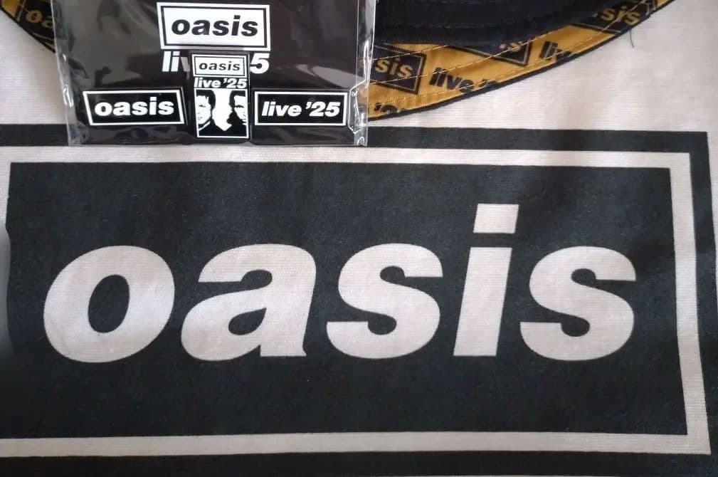 oasis】Live'25 イギリスツアー公式グッズ(トートバッグ、バッチ)