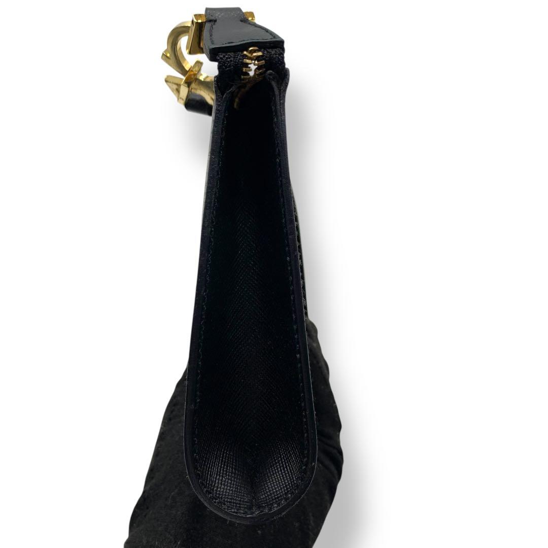 Salvatore Ferragamo レザー バッグ アクセサリーポーチ