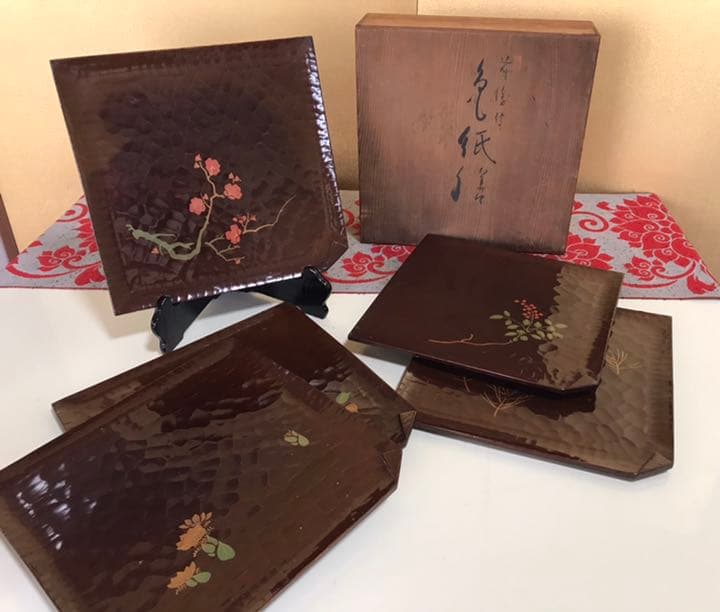 懐石道具 讃岐彫 図変り色紙膳 5客 文新堂造 共箱 木製 （