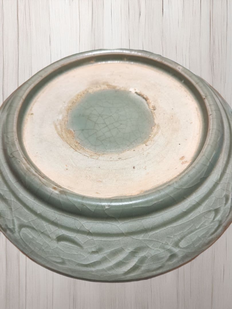 中国美術　青磁双魚紋皿　陰刻　時代物骨董　アンティーク　明　清