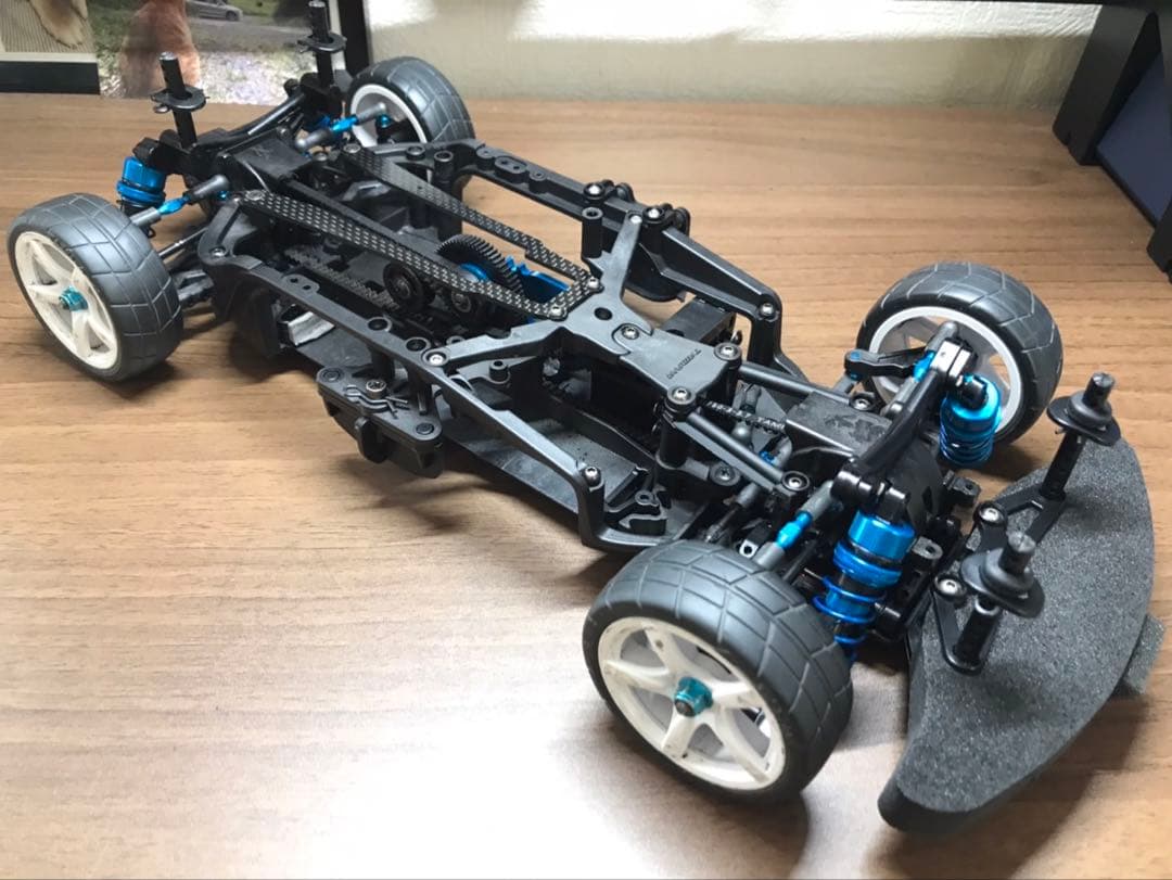ラジコンカー タミヤTA07 シャシのみ