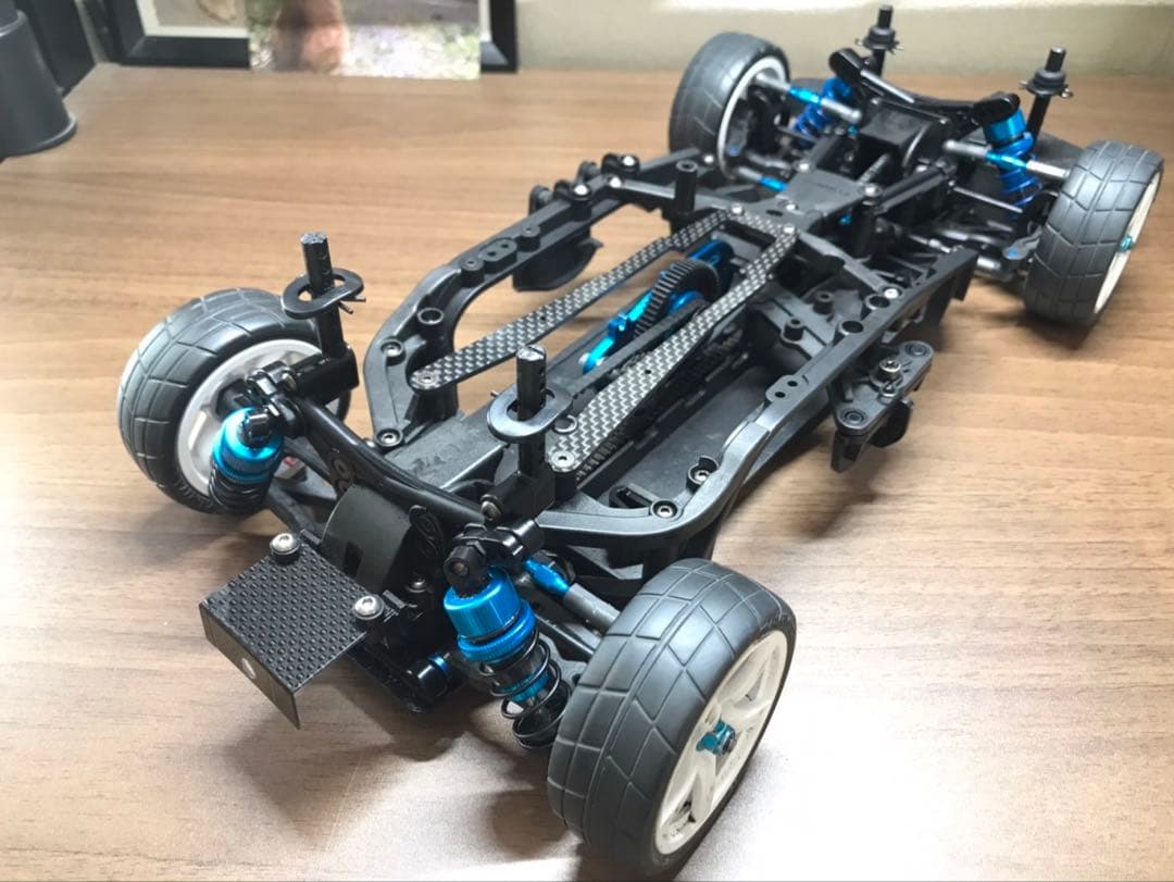 ラジコンカー タミヤTA07 シャシのみ