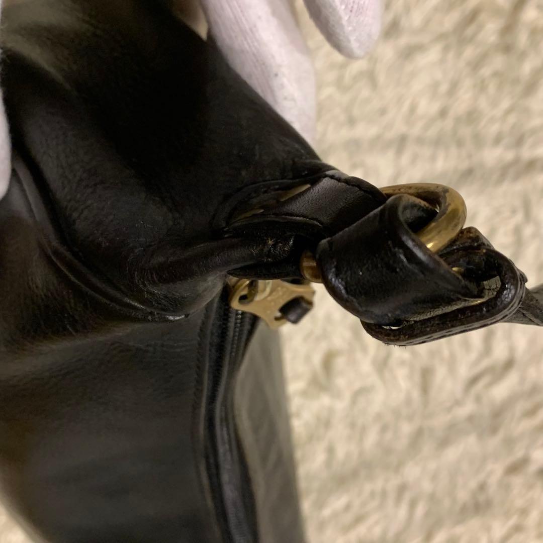 美品✨イルビゾンテ ショルダーバックハーフムーン クロスボディ