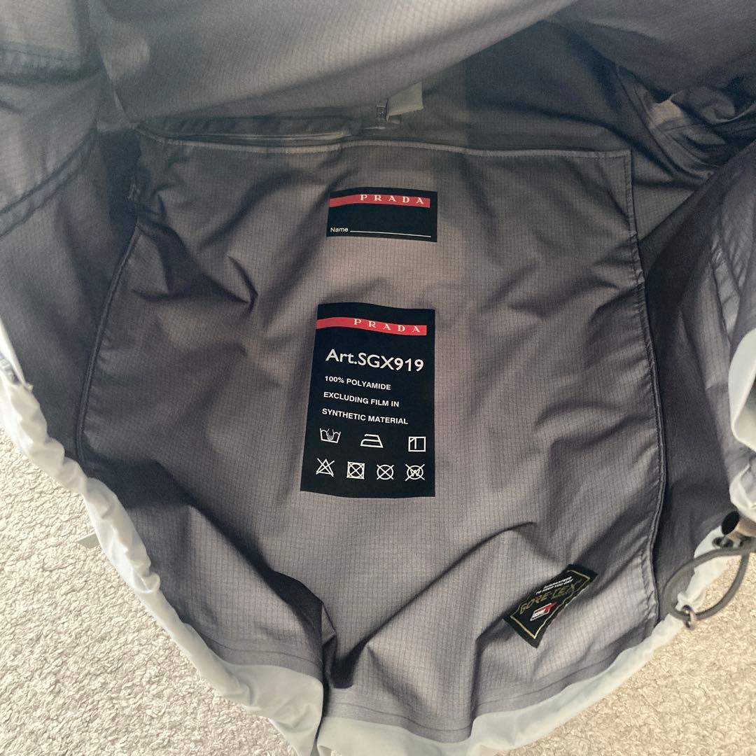 プラダリネア・ロッサジャケット