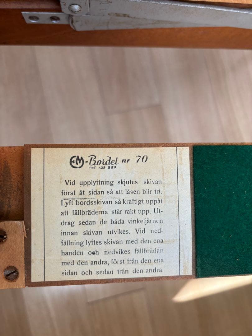 アンティーク　ダイニングテーブル・カフェテーブル