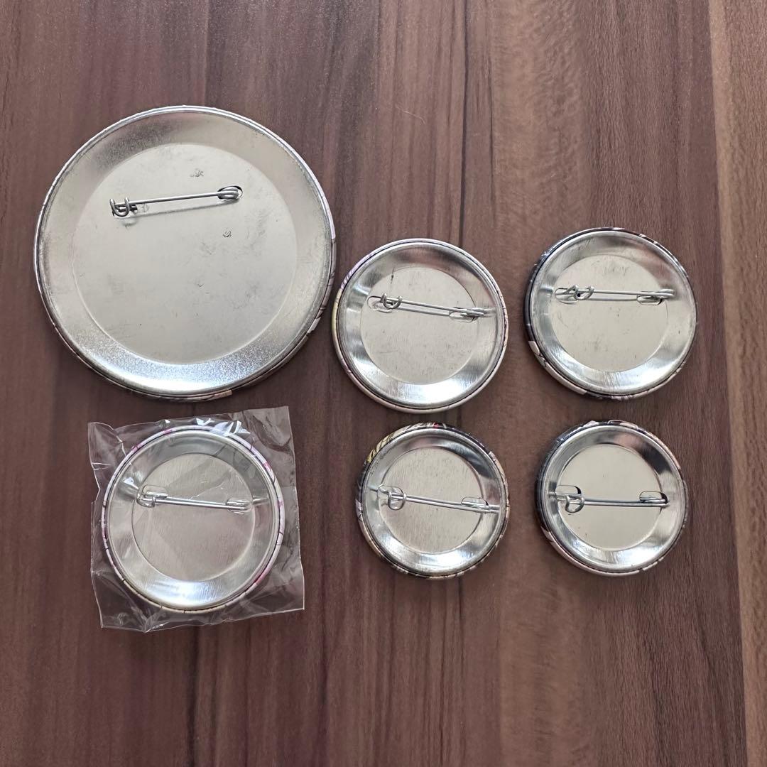 ラッキードッグ1 缶バッジなど8点まとめ売り