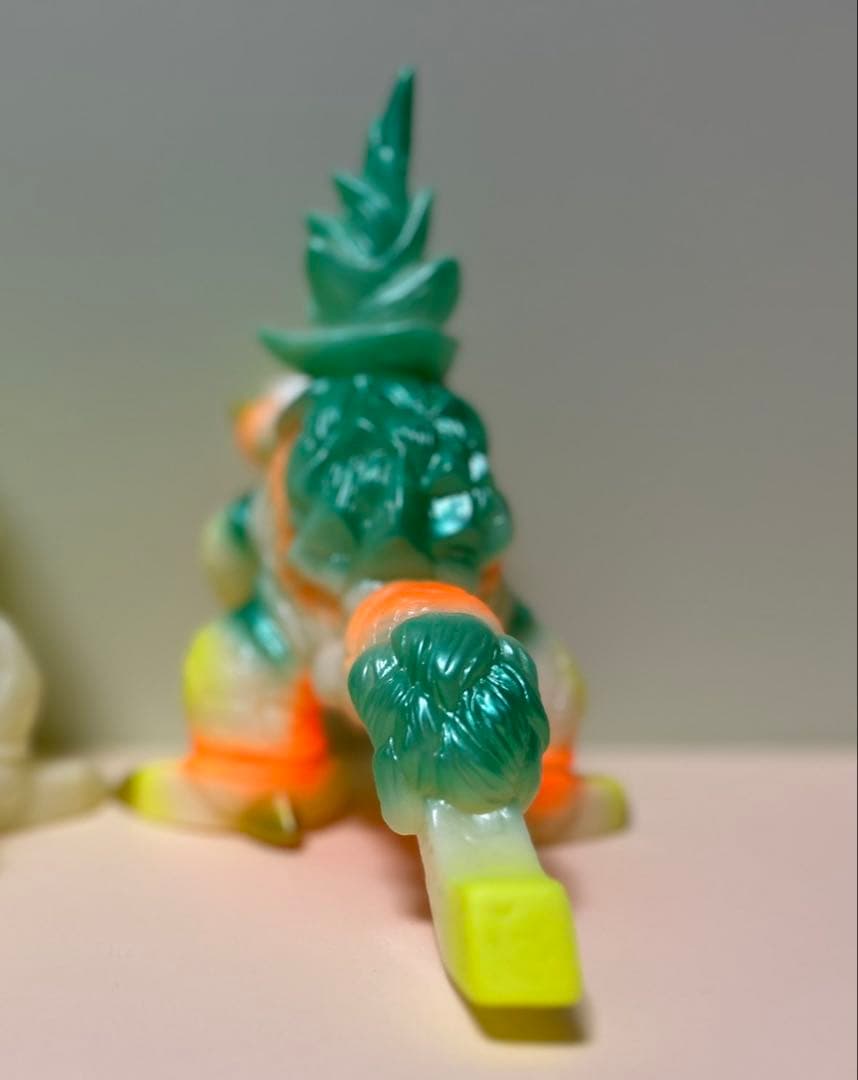 果獣　パインダム　蓄光　ソフビ　勉造形